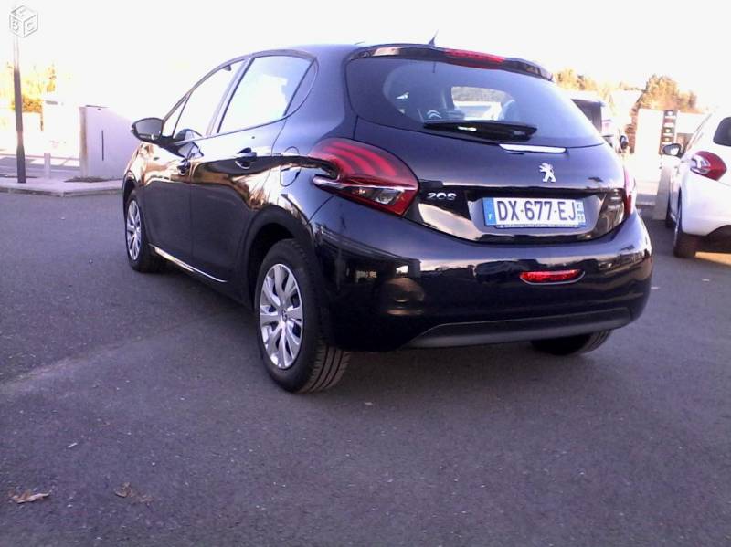 Vente Peugeot 208 de 2015 à lacanau (33)